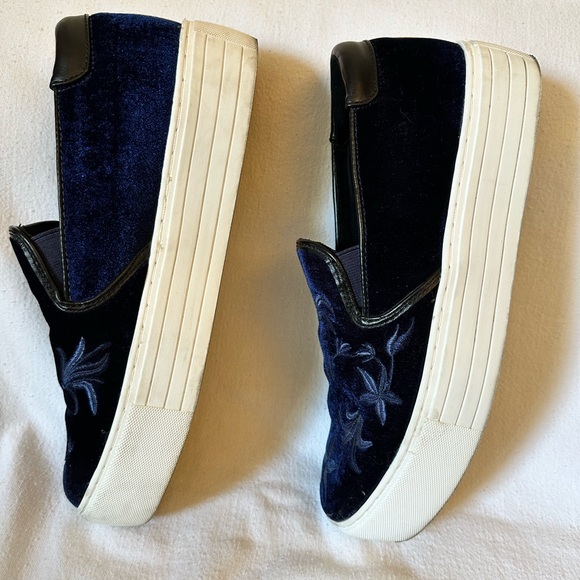 Kenneth Cole women’s blue shoes size 9 1/2 - Picture 3 of 8